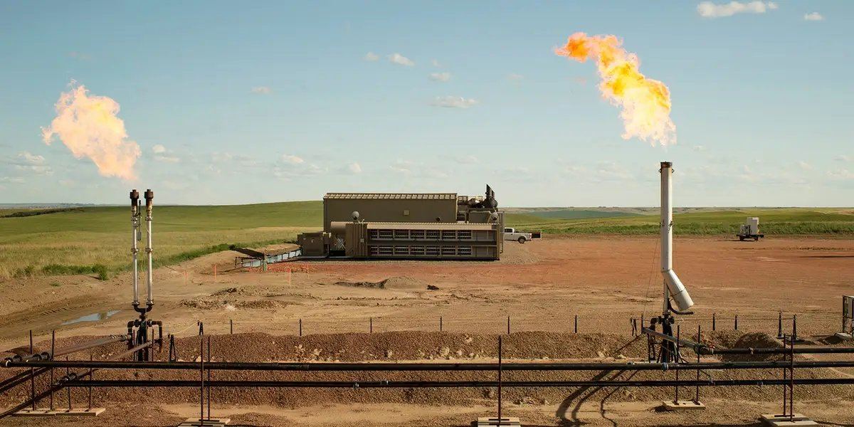 Факельные установки на автономном объекте газового биткоин-майнинга в России
